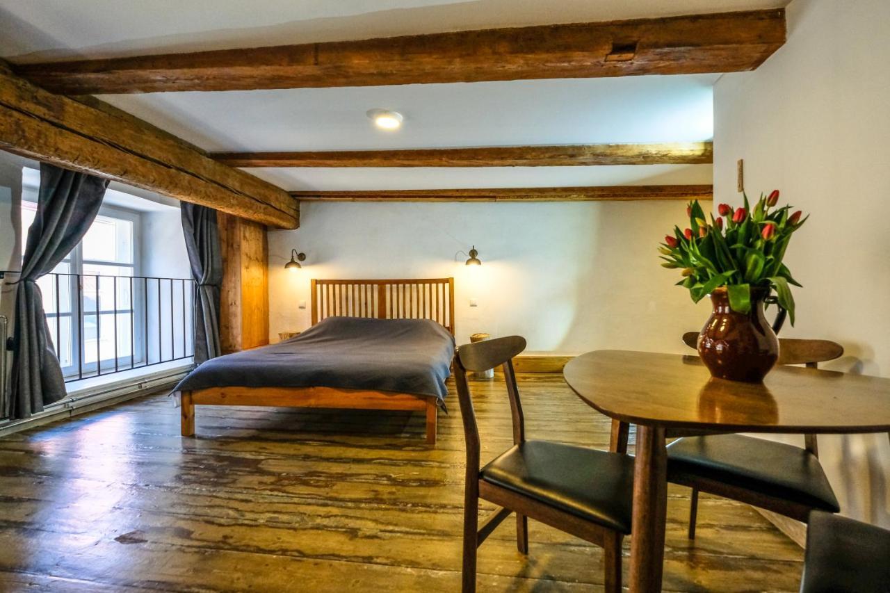 Blacksmith Old Town Apartments Таллин Экстерьер фото